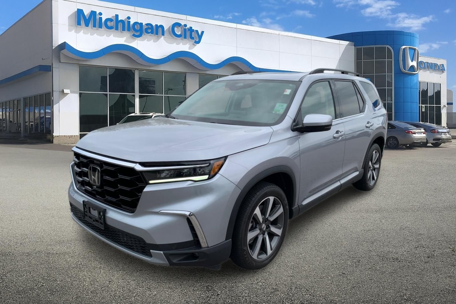 Certified Used 2023 Silver Honda Touring image 1