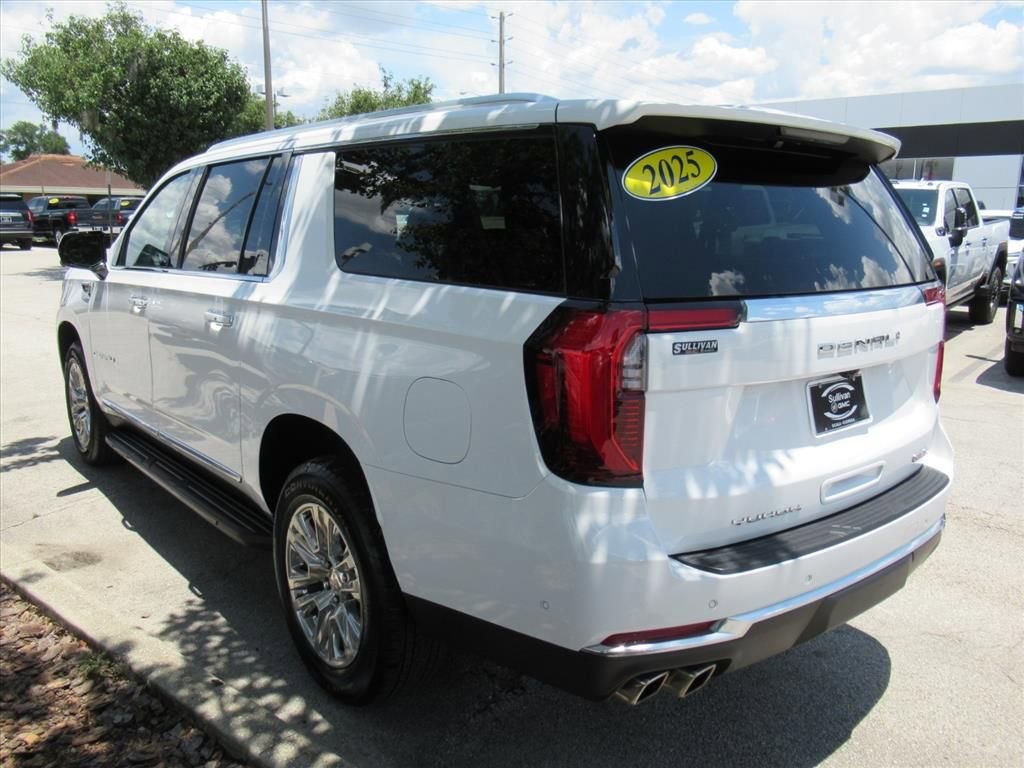 Used 2025 Summit White GMC Denali image 4