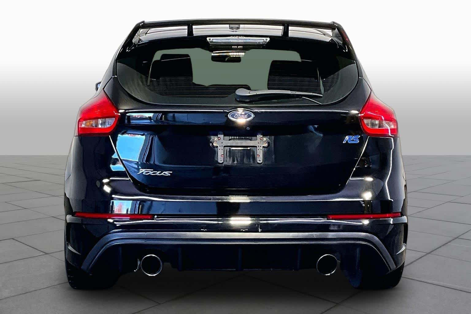 Used 2017 Shadow Black Ford RS image 5