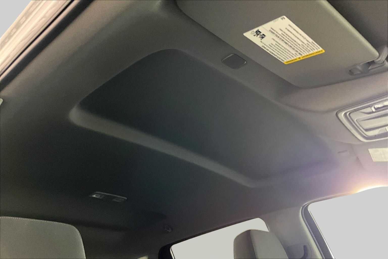 Used 2020 Satin Steel Metallic GMC Elevation image 14