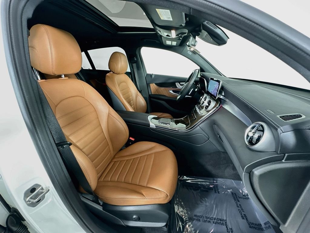 Certified Used 2023 White Mercedes-Benz GLC 300 Coupe image 28