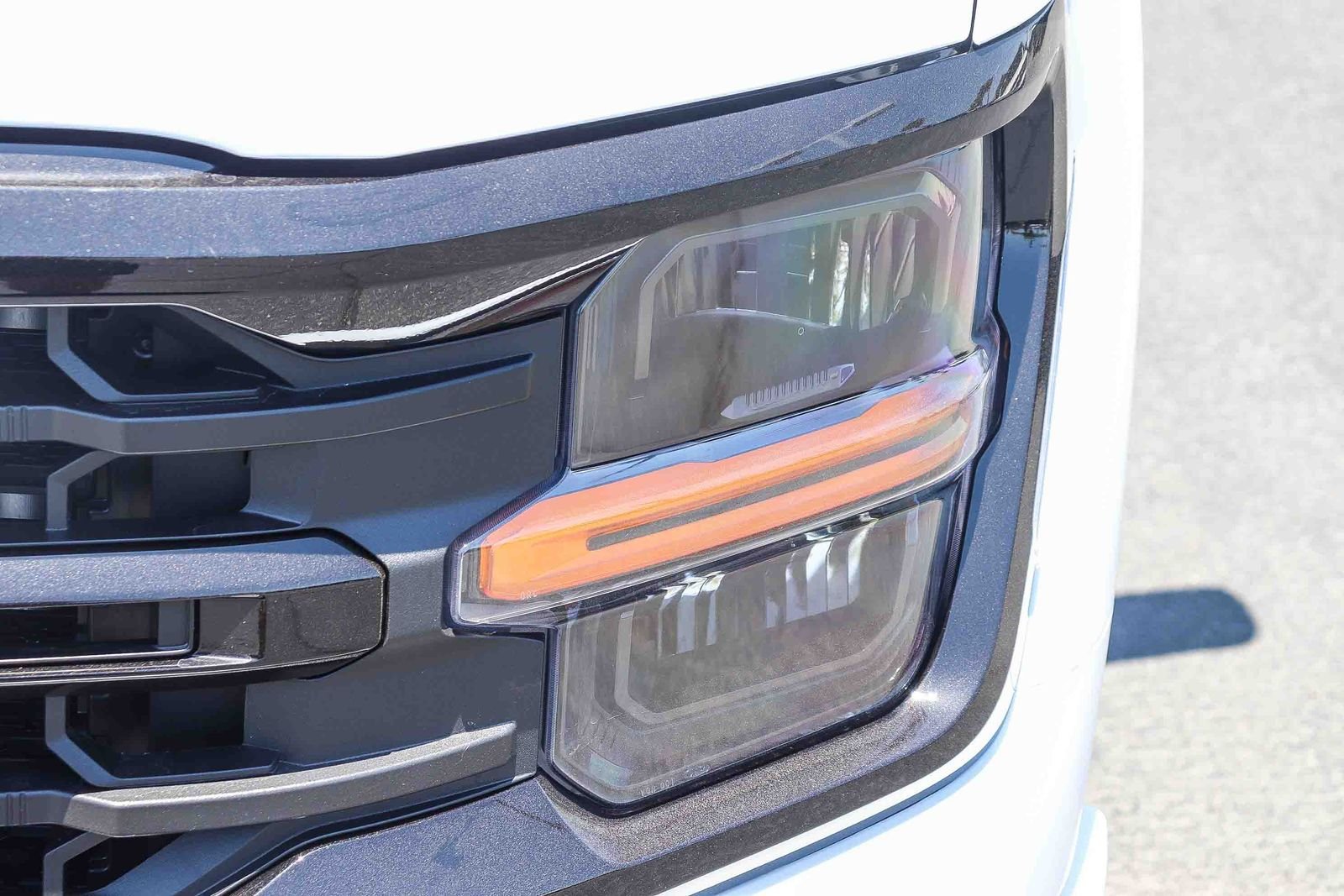 New 2026 Oxford White Ford XLT image 10