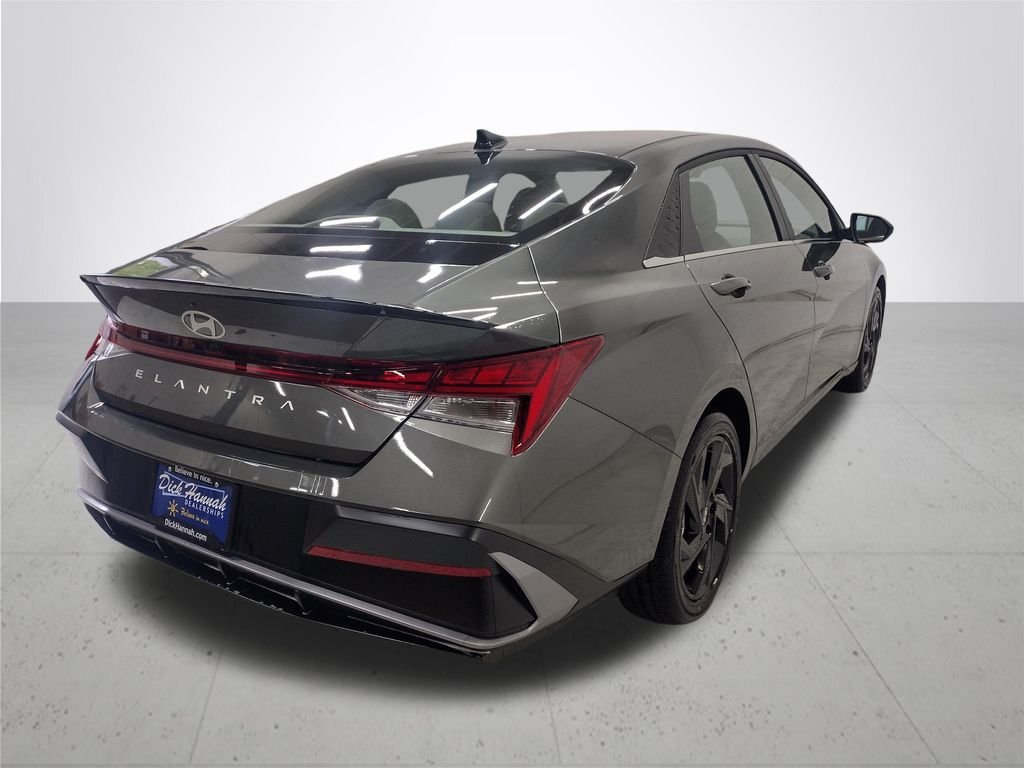 Used 2026 Gray Hyundai SEL Sport image 12