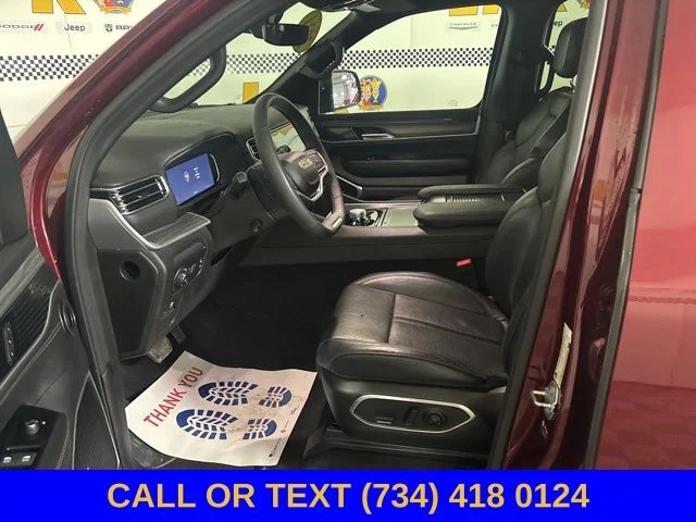 Used 2024 Velvet Jeep Series II image 20