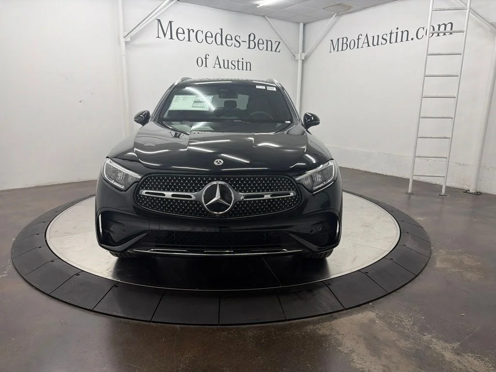 New 2027 Black Mercedes-Benz GLC 300 image 2
