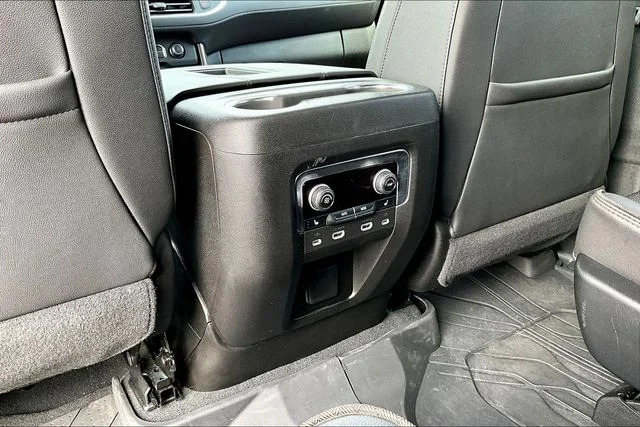 Used 2024 Black Chevrolet High Country image 10
