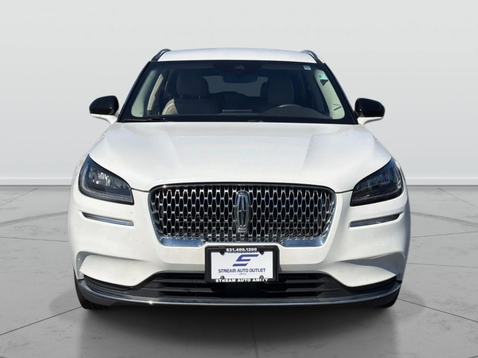 Used 2022 White Lincoln Standard image 2