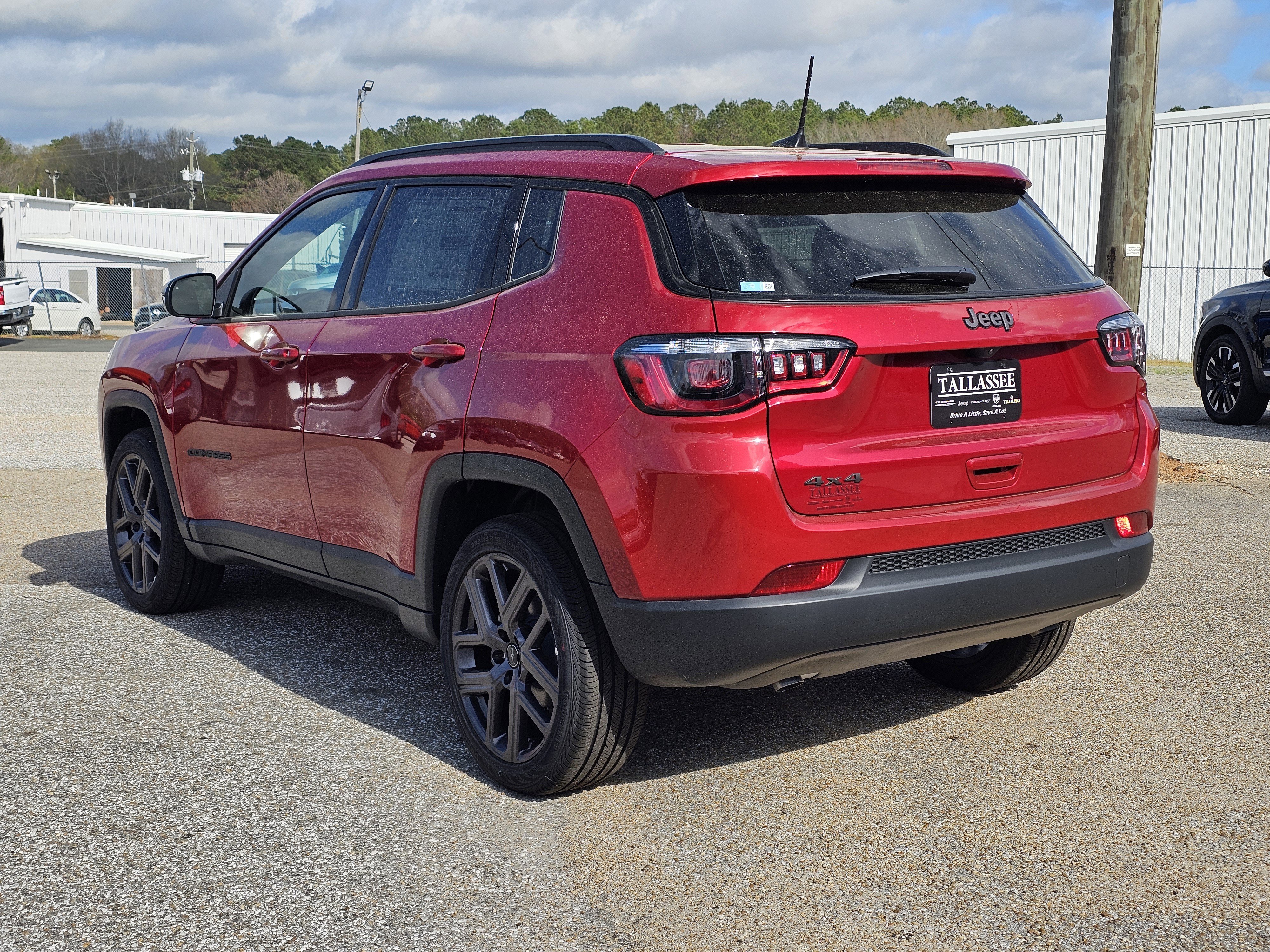 New 2026 Red Hot Pearlcoat Jeep Latitude Altitude image 12