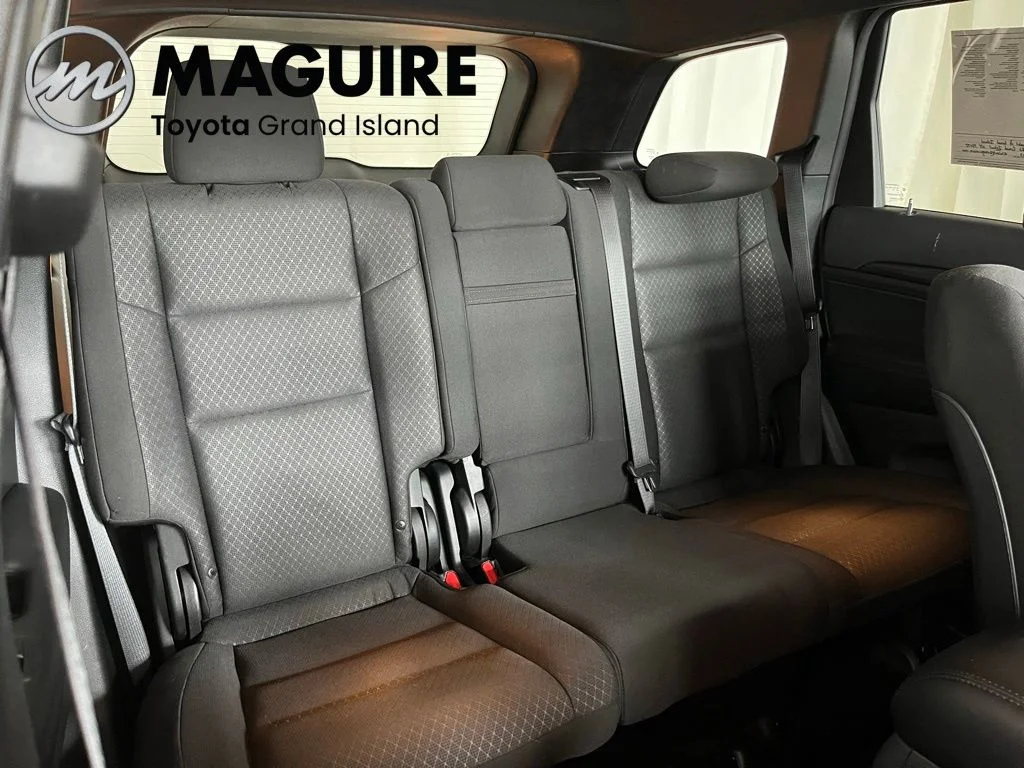 Used 2020 Black Jeep Laredo E image 33