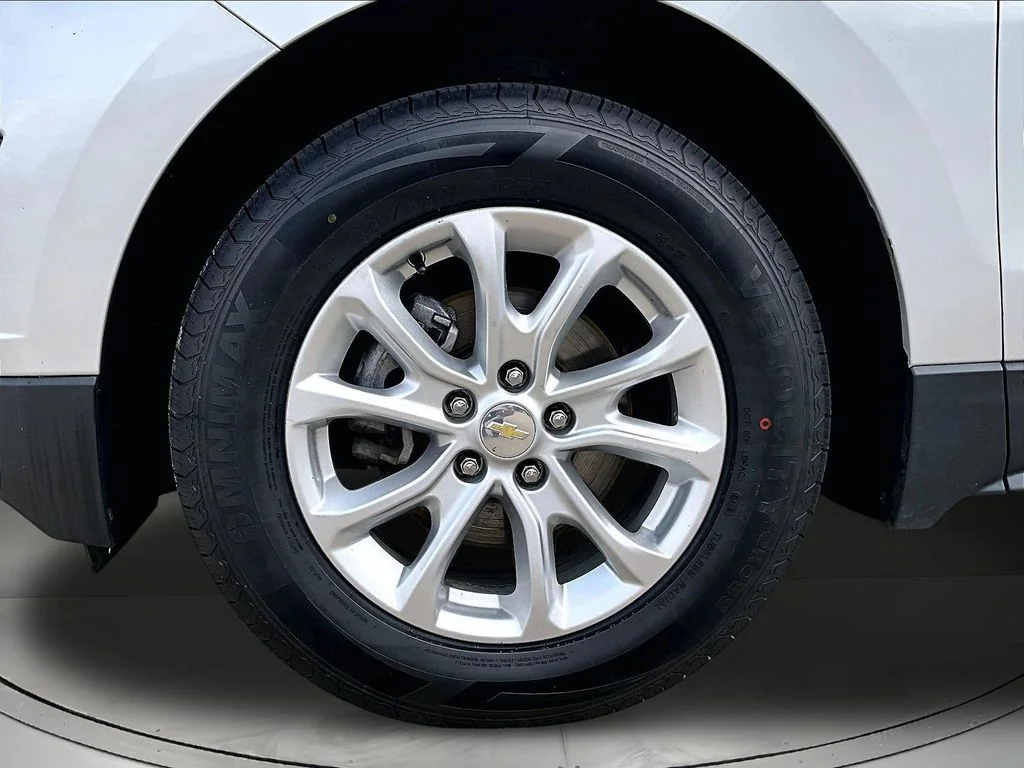 Used 2018 Silver Chevrolet LT image 36