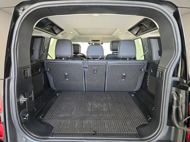 Used 2024 Black Land Rover SE image 14