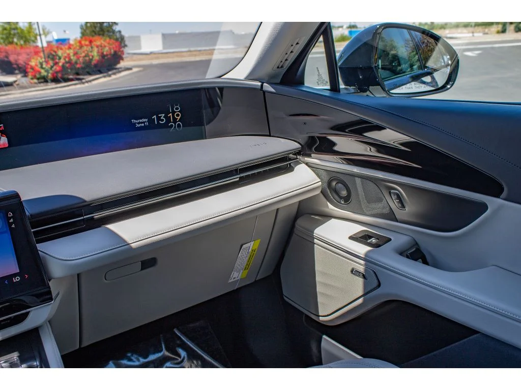 New 2026 Gray Matter Metallic Clearcoat Lincoln Reserve image 25