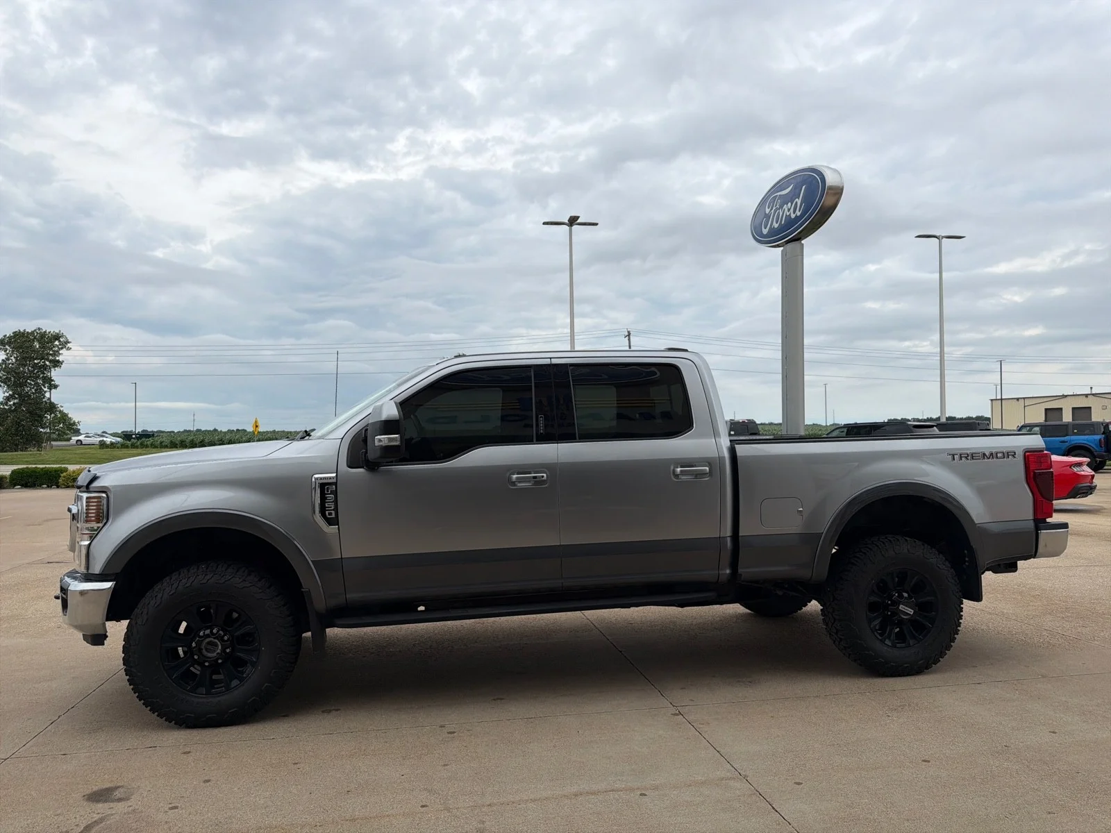 Used 2022 Iconic Silver Metallic Ford LARIAT image 5