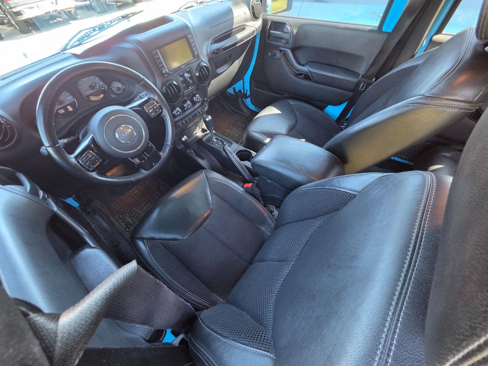 Used 2017 Blur Jeep Winter image 9