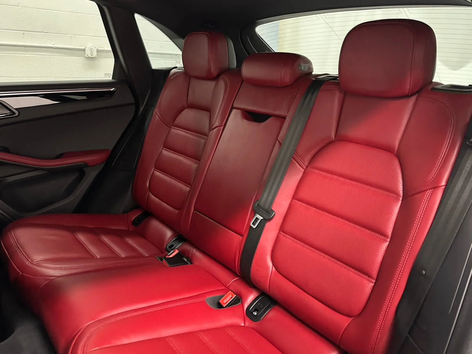 2024 Porsche Macan S - Photo 16