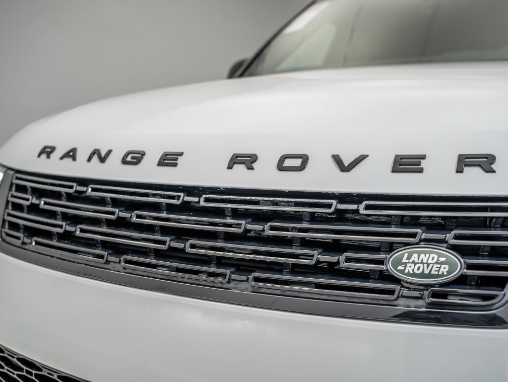 New 2026 Fuji White Land Rover Dynamic SE image 11