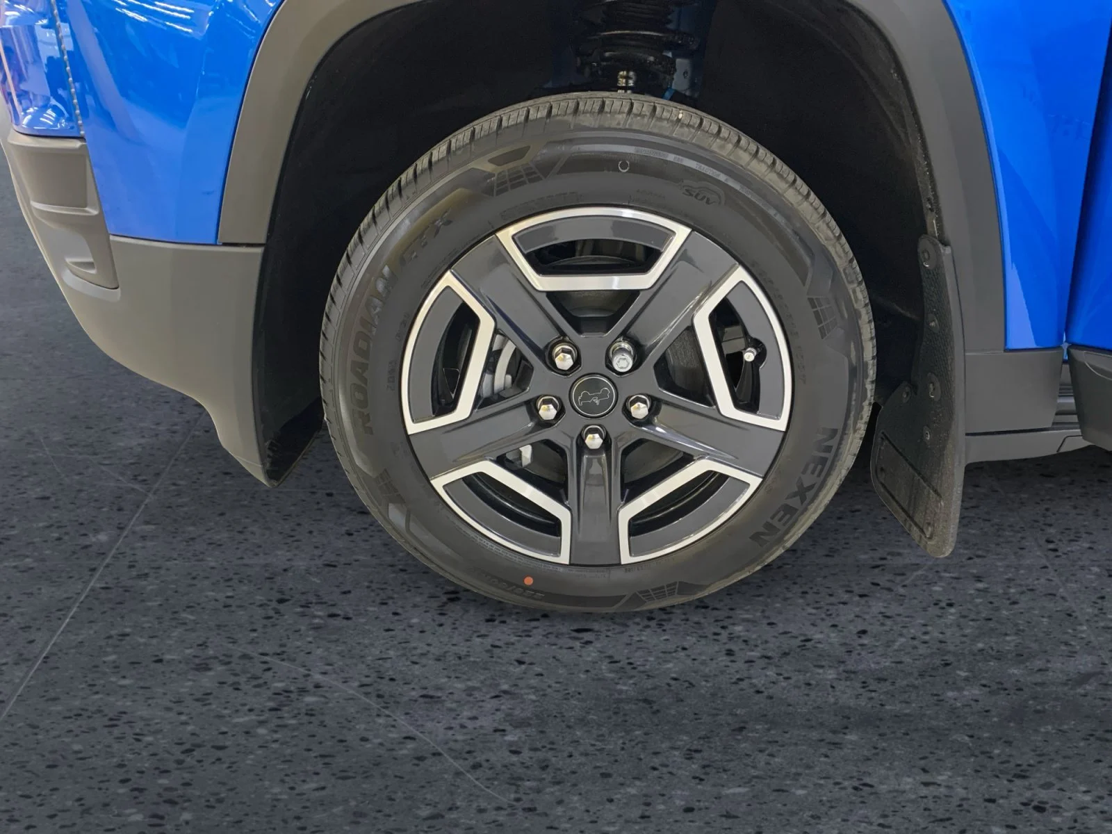 New 2026 Hydro Blue Pearl Jeep Laredo image 9