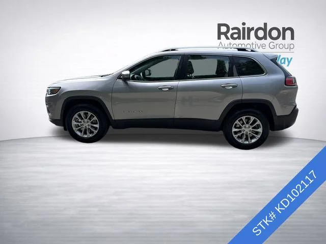 Used 2019 Billet Silver Metallic Clearcoat Jeep Latitude image 4