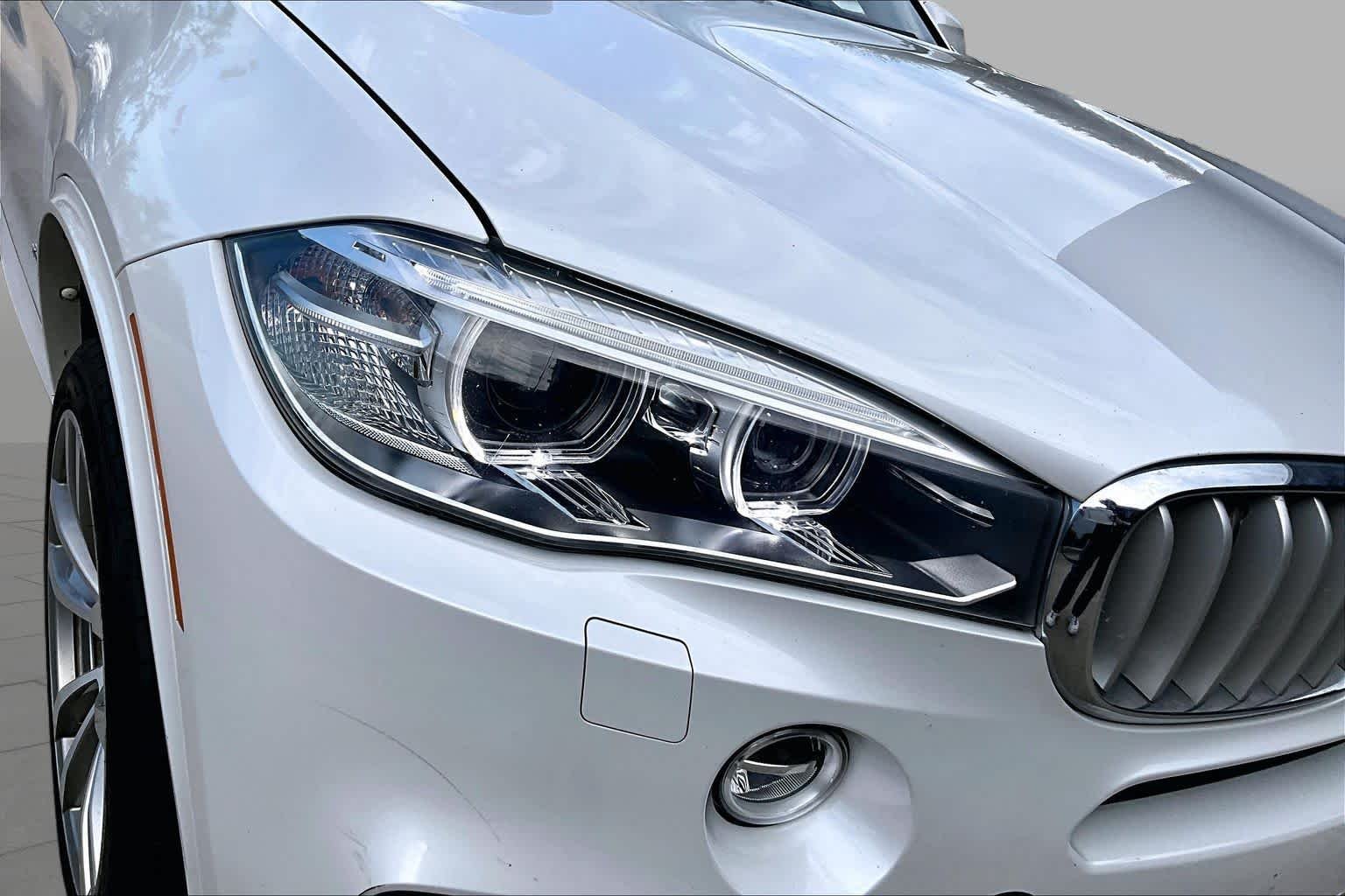 Used 2016 Mineral White Metallic BMW xDrive40e image 27