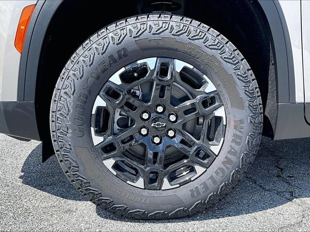 New 2027 Sandstone Gray Chevrolet Z71 image 7