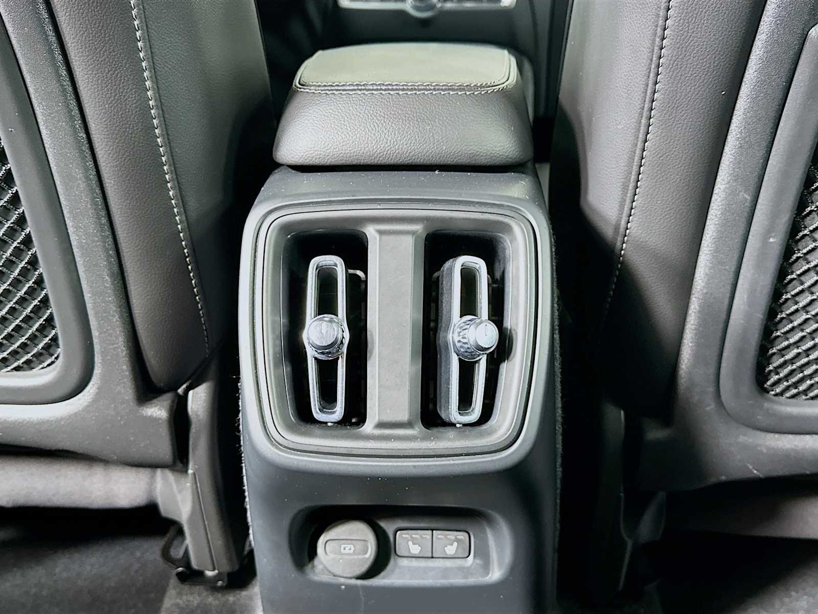 Certified Used 2023 Crystal White Volvo Plus image 24