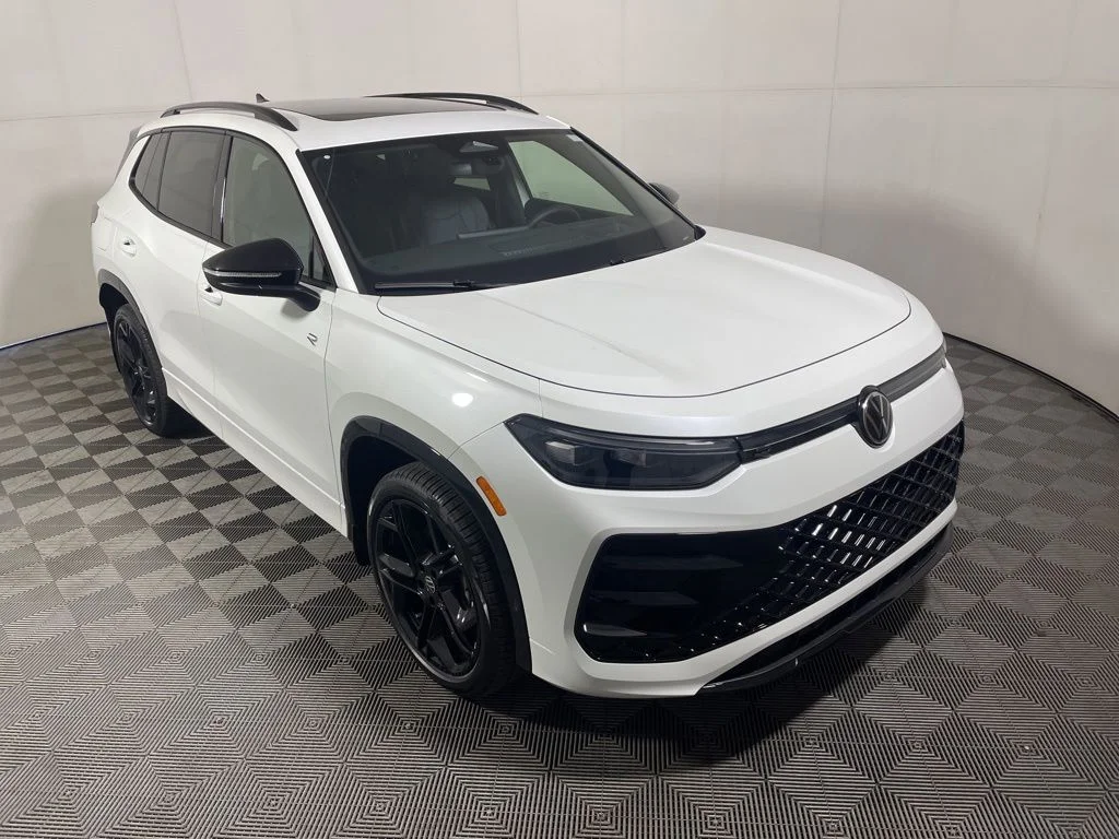 New 2026 White/off-white Volkswagen 2.0T SE R-Line Black image 1