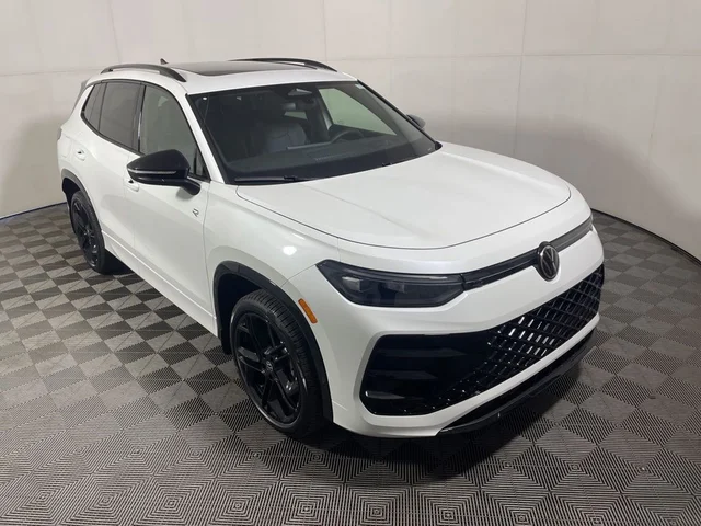 2026 Volkswagen Tiguan 2.0T SE R-Line Black