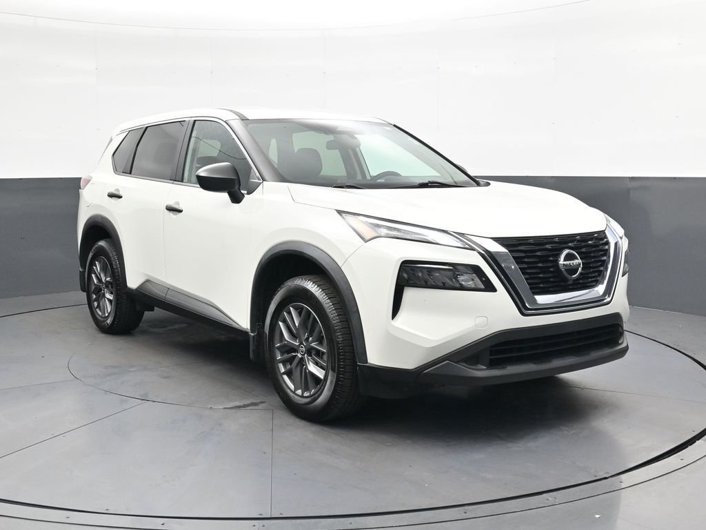 Used 2021 White Nissan S image 2