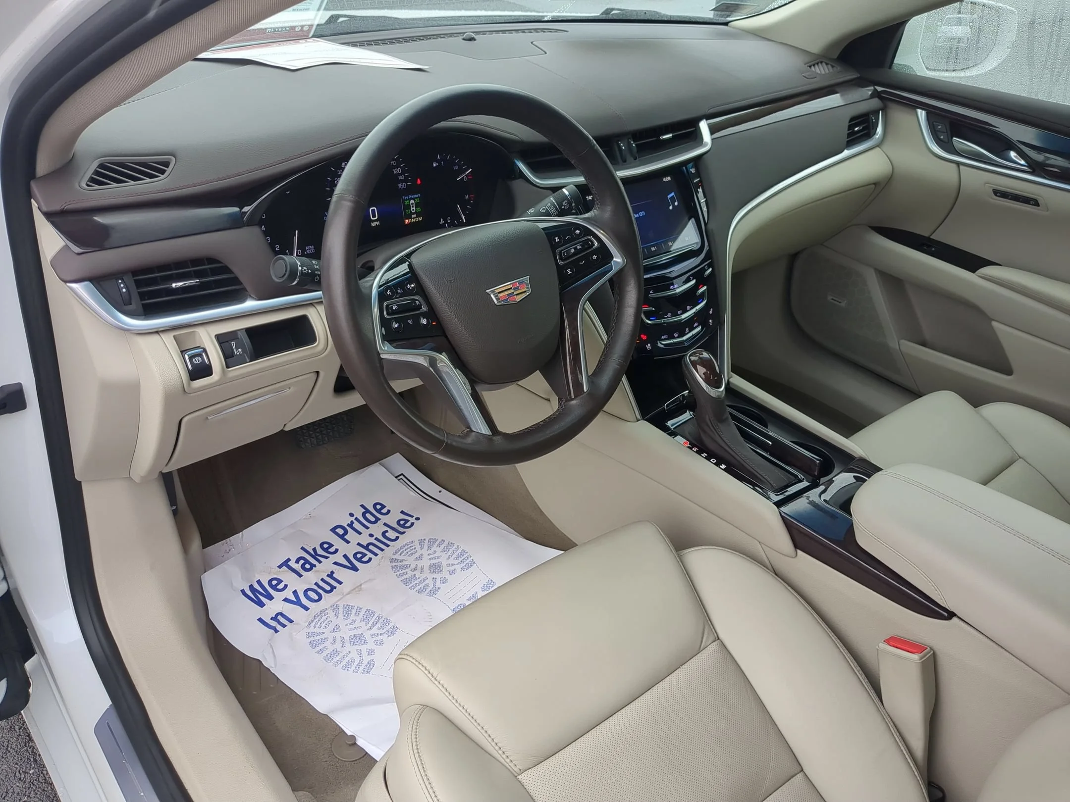 Used 2016 Crystal White Tricoat Cadillac Luxury Collection image 9
