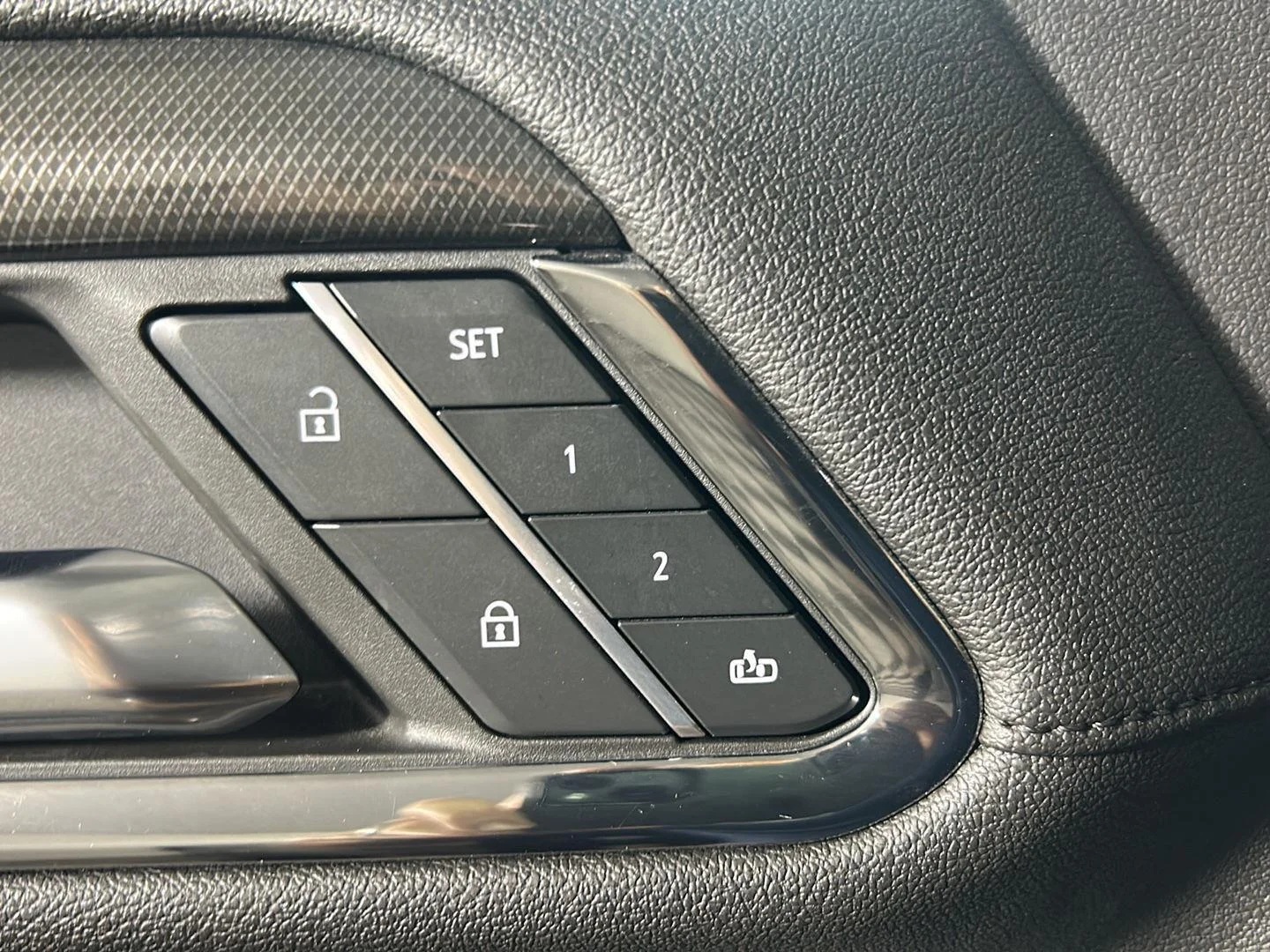 Used 2024 Onyx Black GMC AT4 image 21