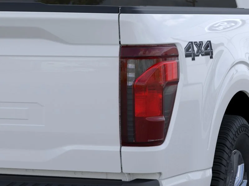 New 2026 Oxford White Ford XLT image 21