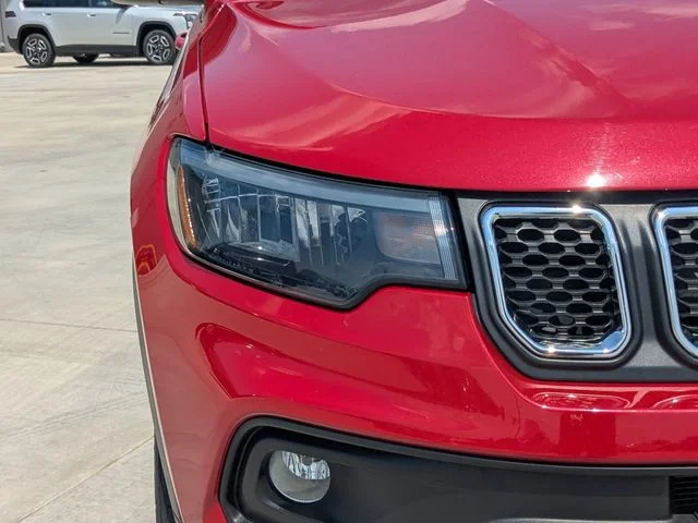 Used 2023 Red Jeep Latitude image 10