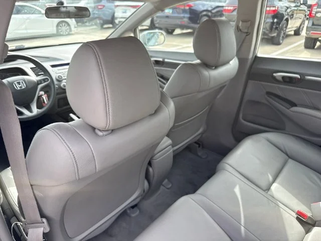 Used 2009 Alabaster Silver Metallic Honda EX-L image 24