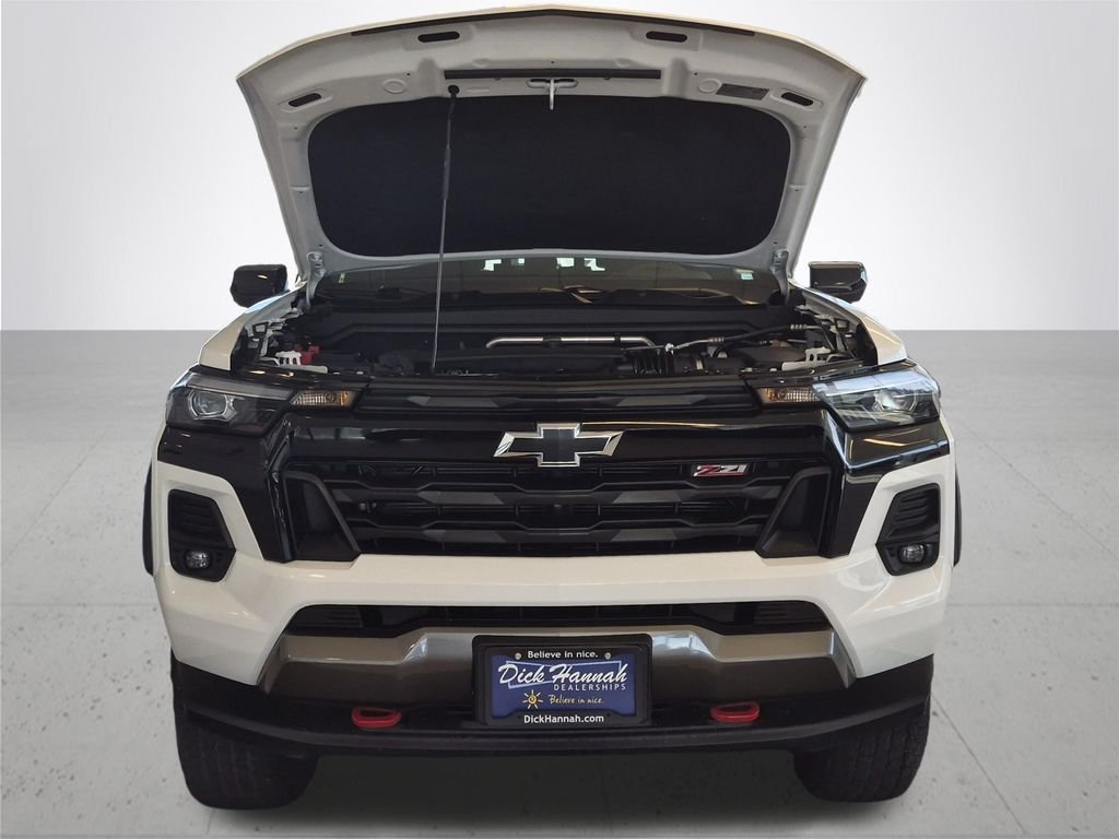 Used 2026 White Chevrolet Z71 image 4
