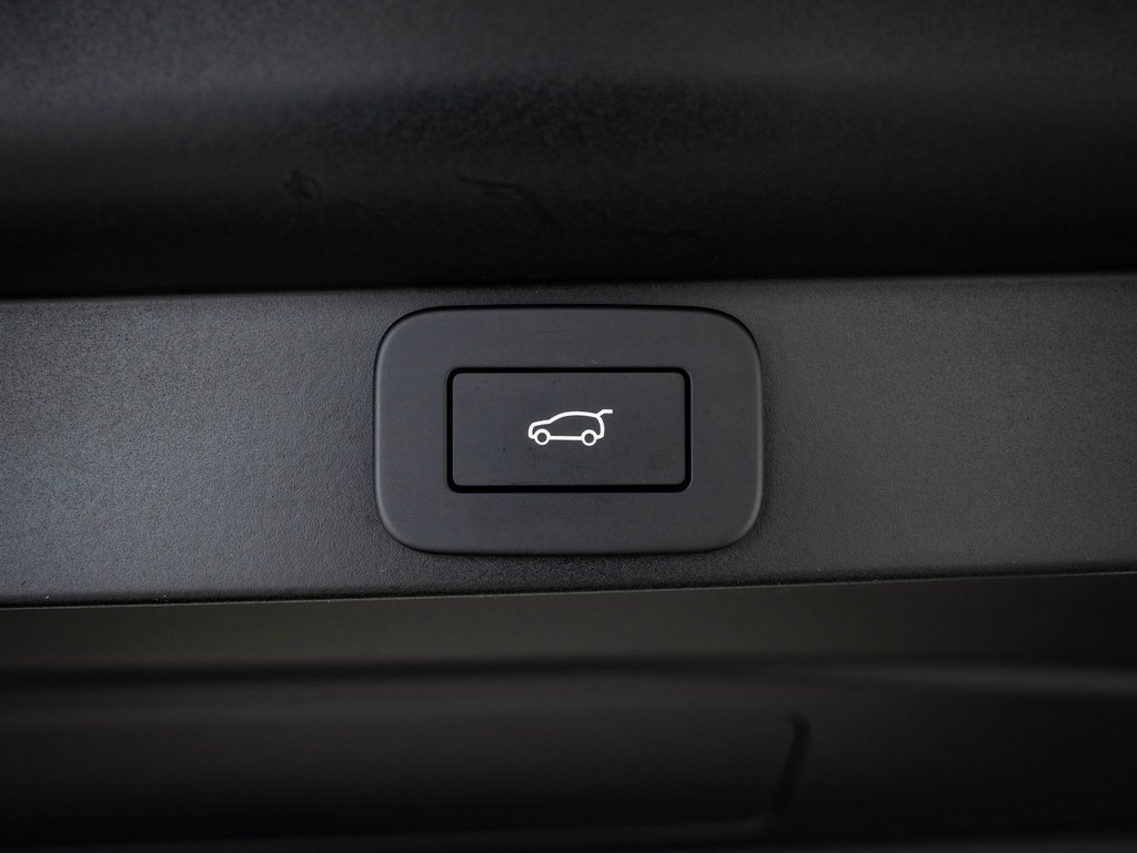 2026 Land Rover Range Rover SV - Photo 18
