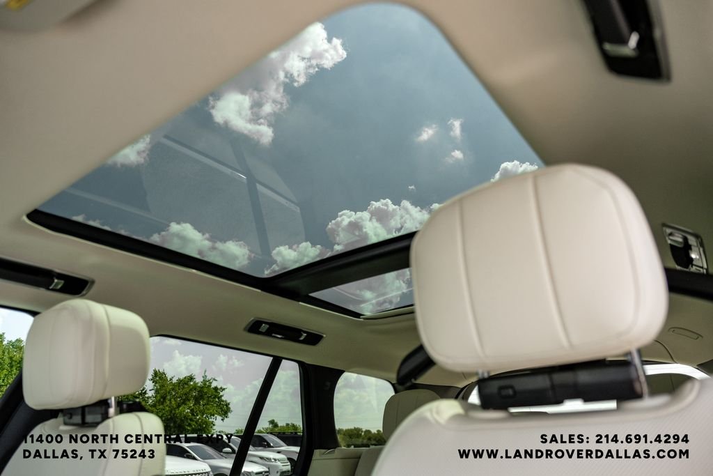 New 2027 Fuji White Land Rover SE image 21