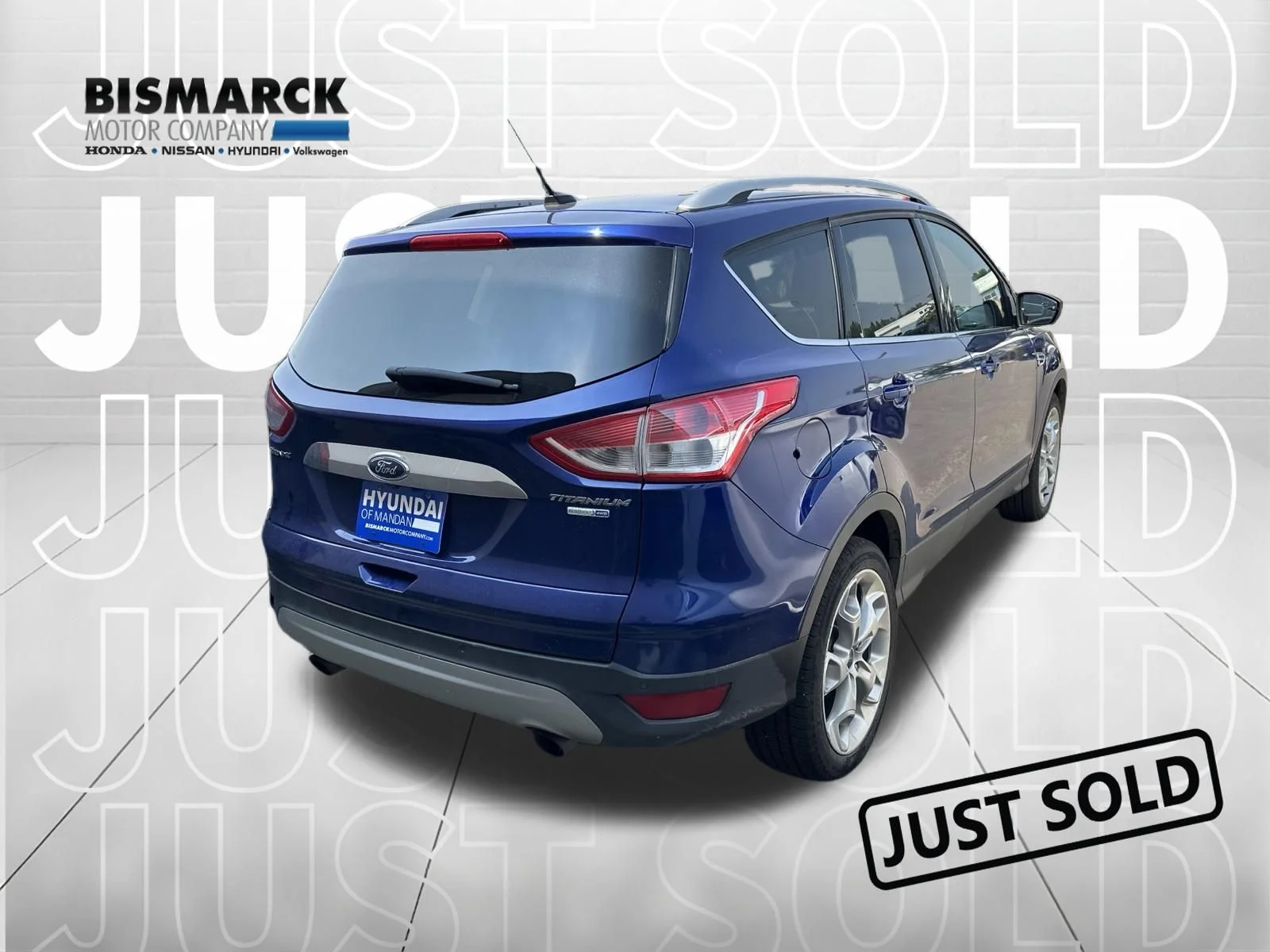 Used 2016 Blue Ford Titanium image 3