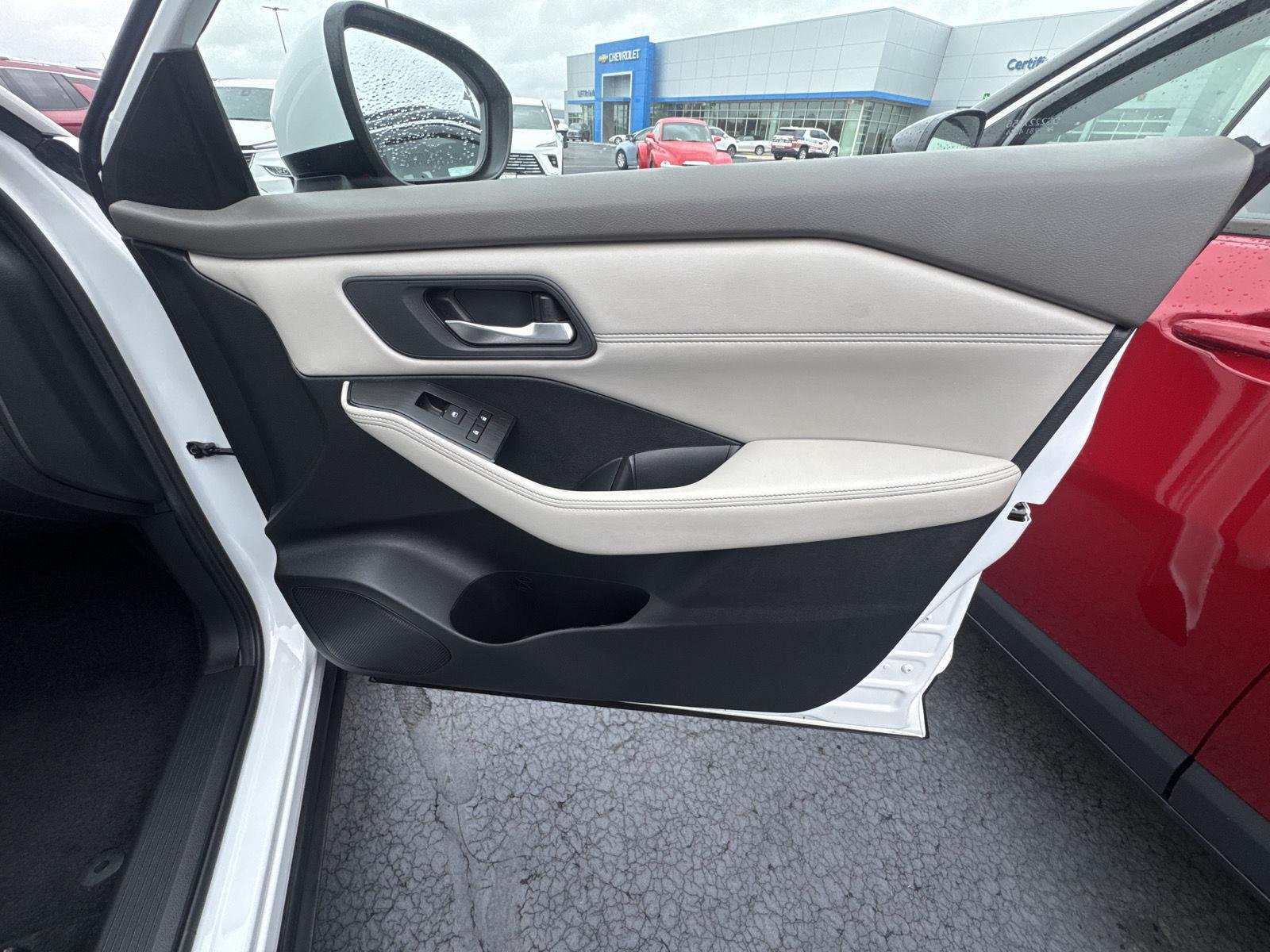 Used 2024 Everest White Pearl Nissan SV image 19