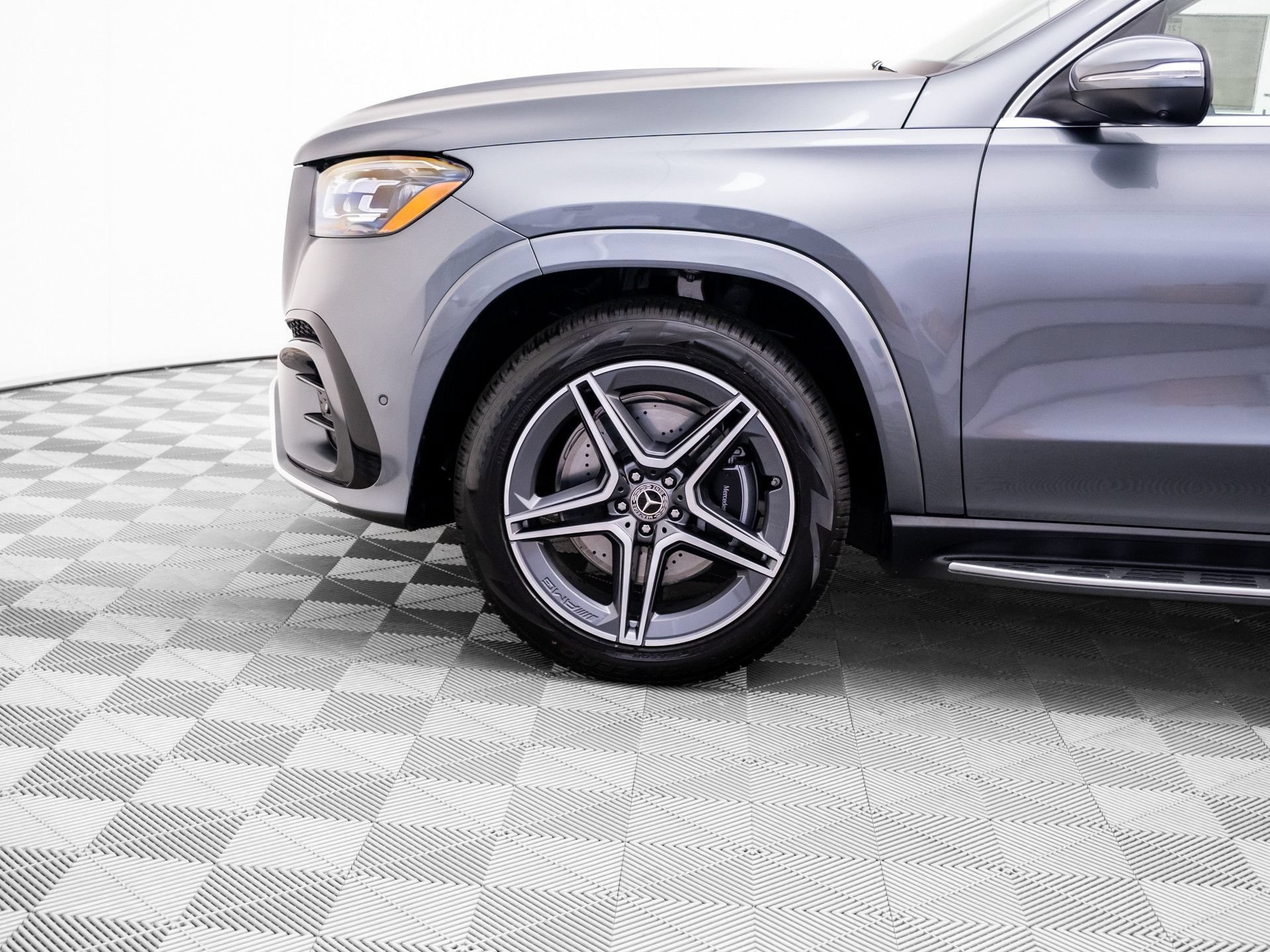 New 2026 Selenite Grey Metallic Mercedes-Benz GLS 450 image 79