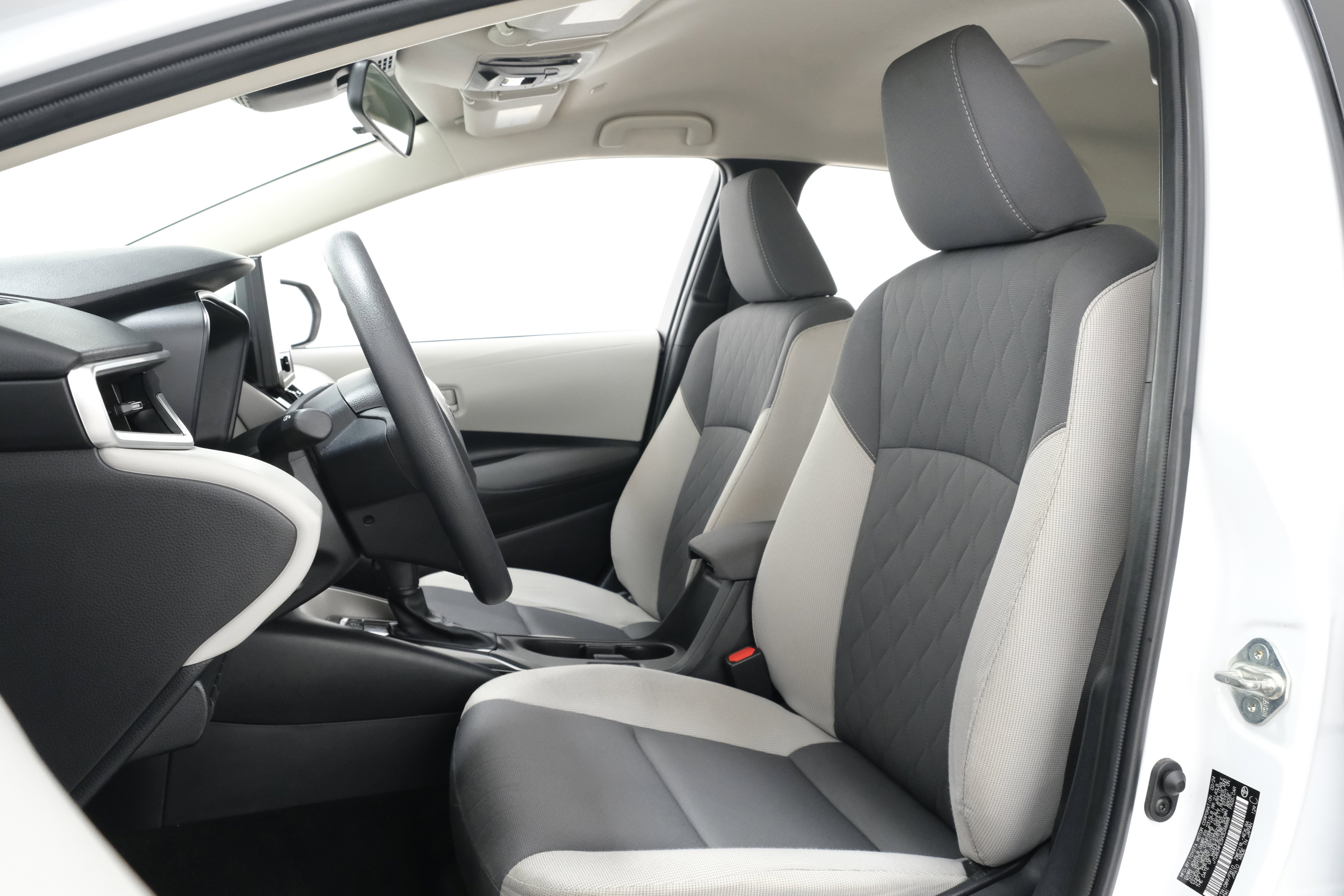 2024 Toyota Corolla LE - Photo 29