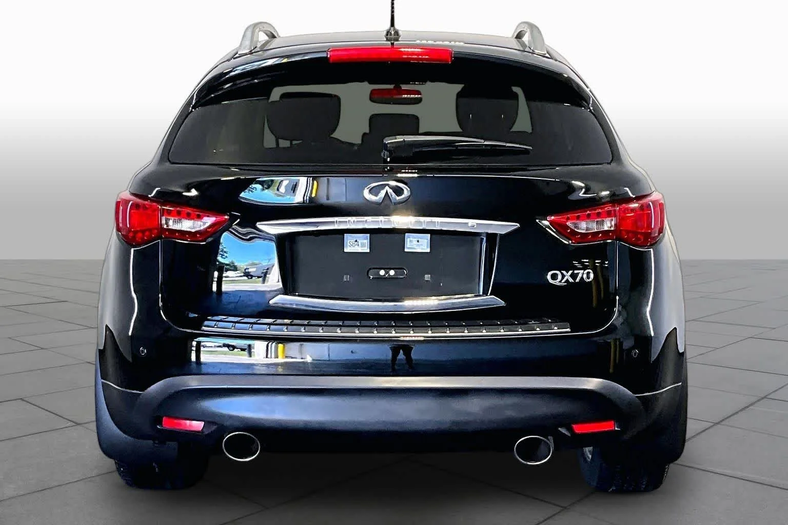 Pre-Owned 2016 INFINITI QX70