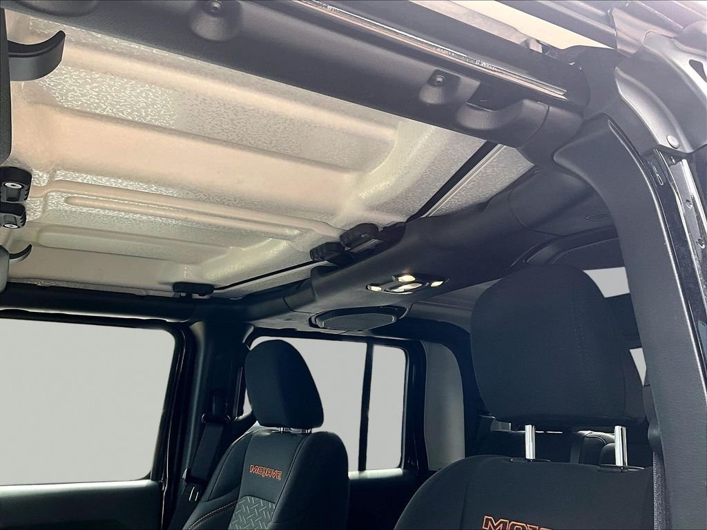 Used 2022 Black Jeep Mojave image 22