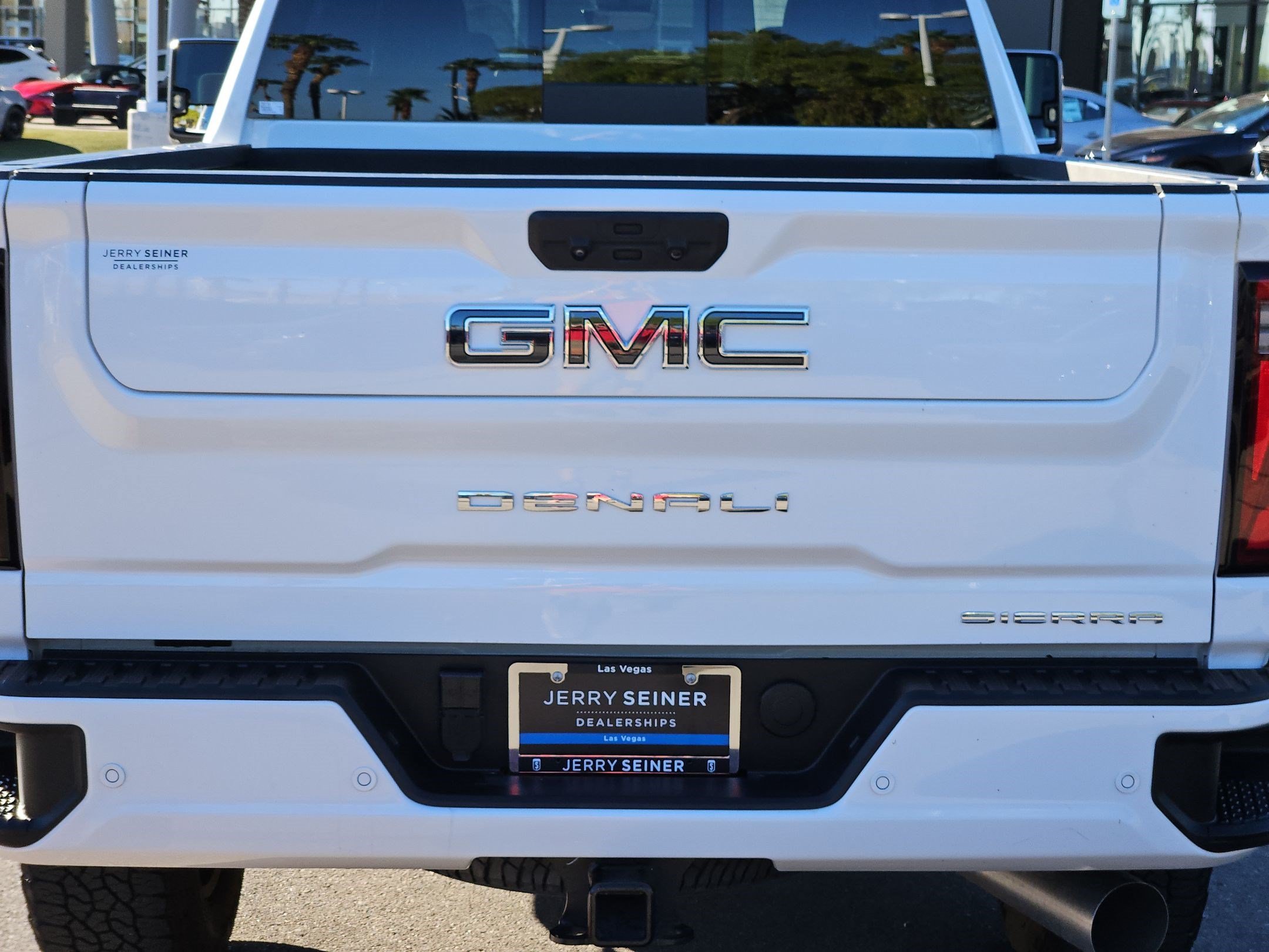 Used 2025 Summit White GMC Denali Ultimate image 14