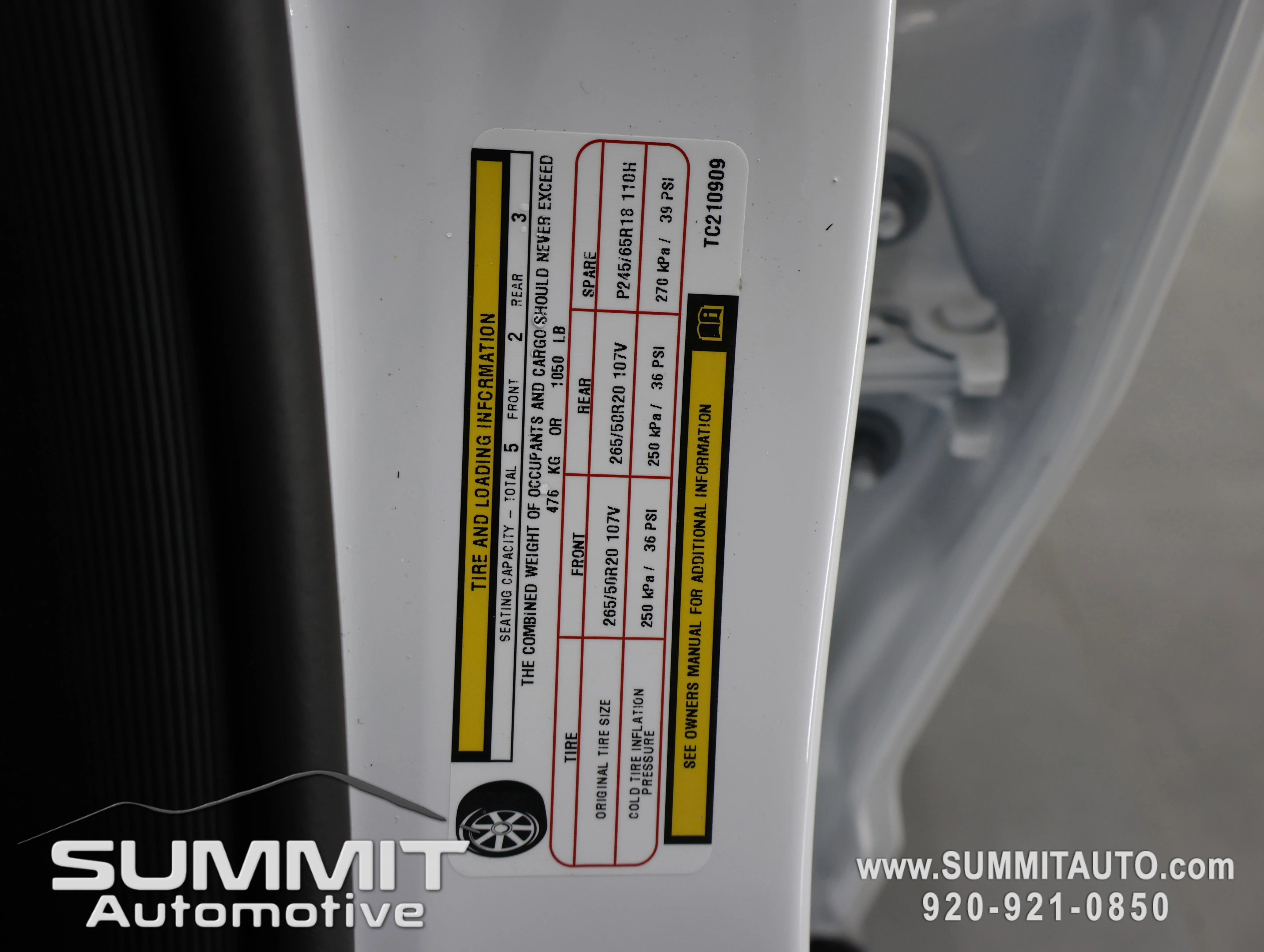 New 2026 Bright White Clear-Coat Exterior Paint Jeep Limited image 71