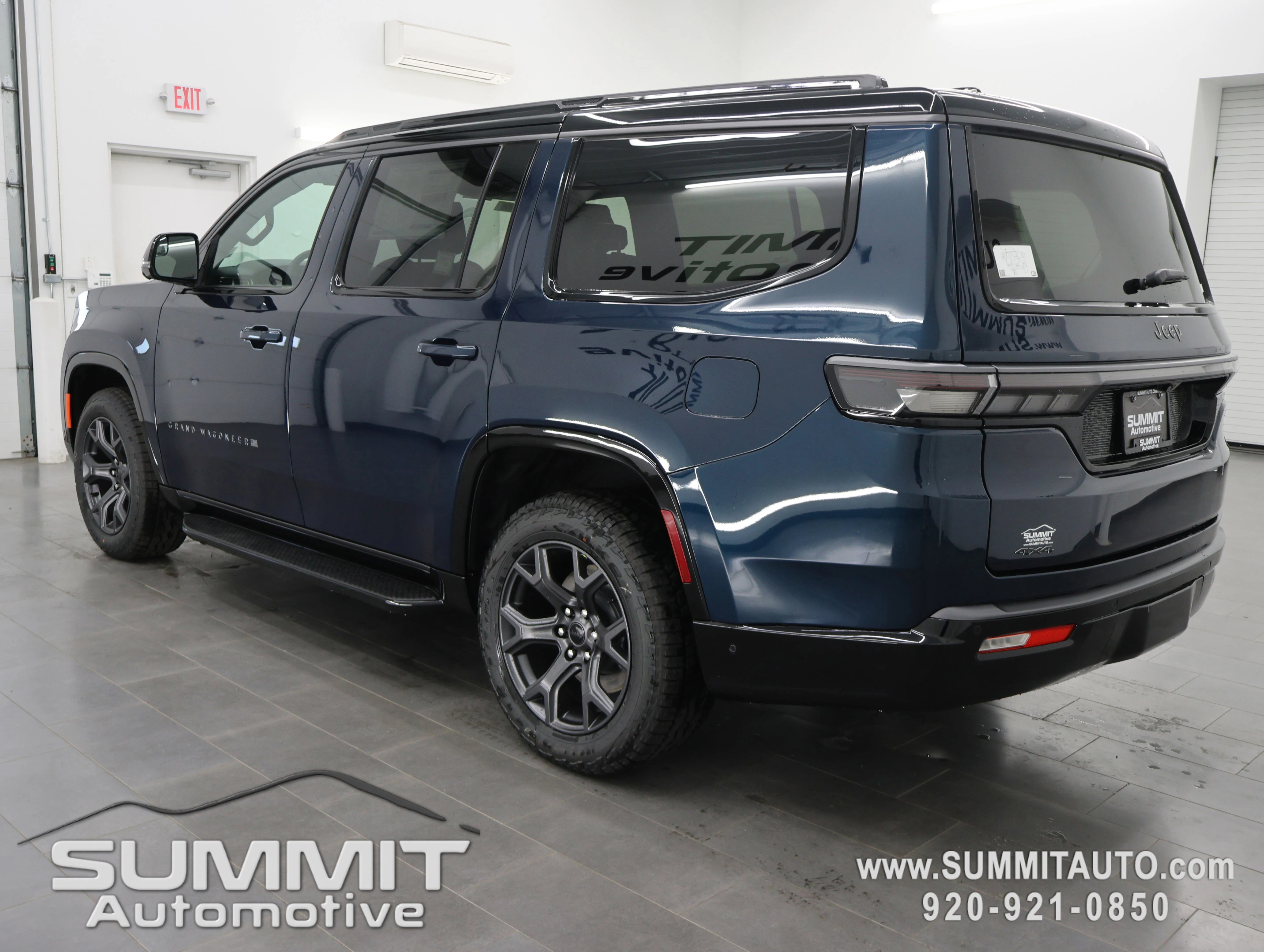 New 2026 Fathom Blue Pearl-Coat Exterior Paint (Late Availability) Jeep Upland image 5