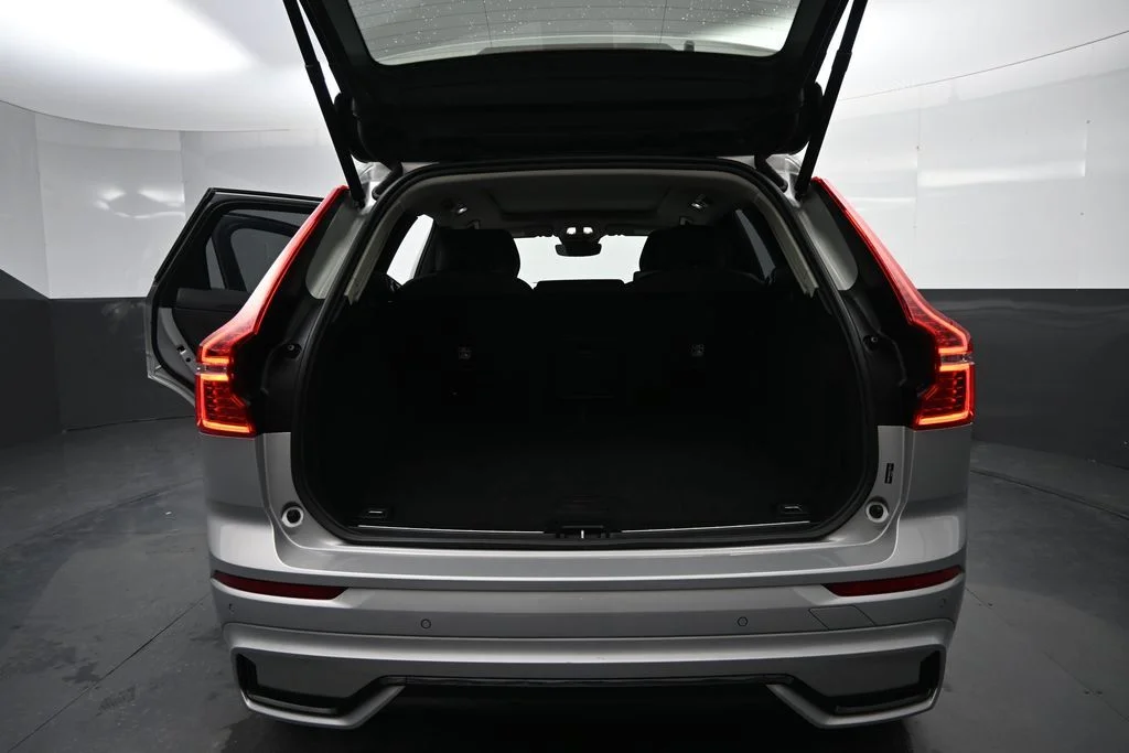 Certified Used 2025 Silver Dawn Volvo Plus image 18