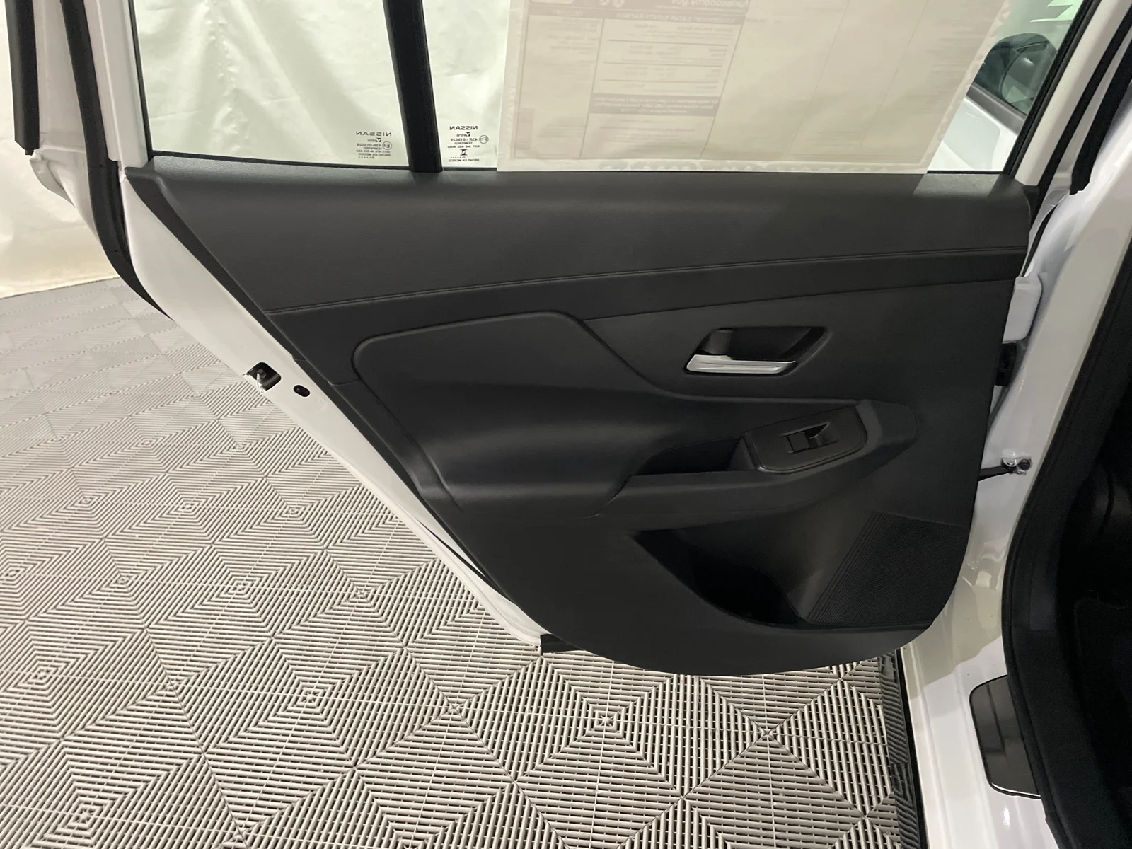 New 2027 Aspen White TriCoat / Super Black Two-tone Nissan SR Midnight Edition image 30