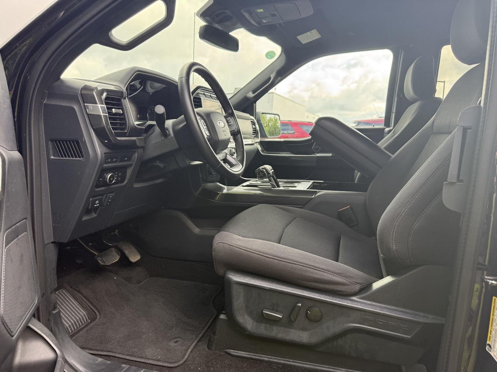 Used 2023 Agate Black Ford XLT image 4