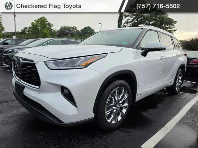Used 2026 Wind Chill Pearl Toyota Limited image 1