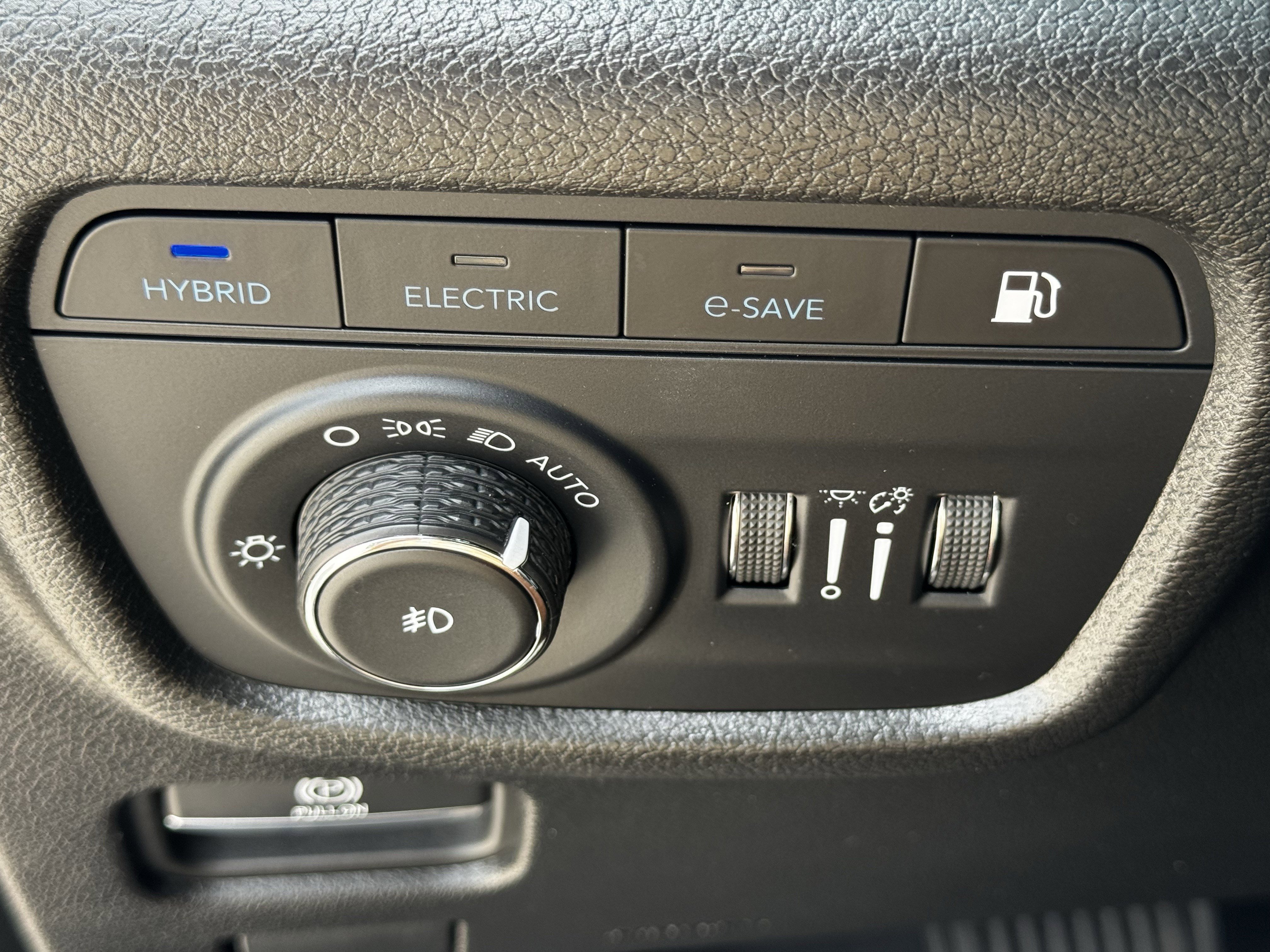 Used 2022 Diamond Black Crystal Pearlcoat Jeep Trailhawk image 25